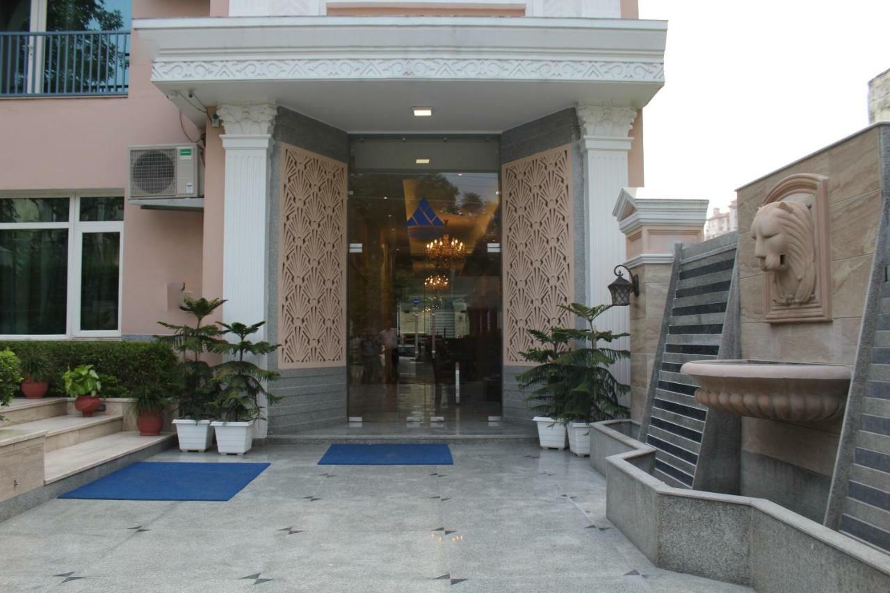 รอยัล เรสซิเดนซ์ สวีท Hotel คูร์เคาน์ ภายนอก รูปภาพ