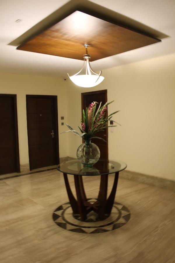 รอยัล เรสซิเดนซ์ สวีท Hotel คูร์เคาน์ ภายนอก รูปภาพ