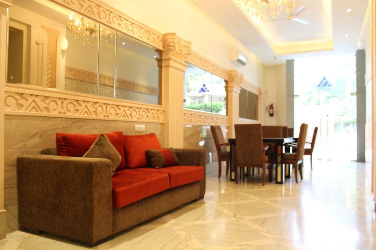 รอยัล เรสซิเดนซ์ สวีท Hotel คูร์เคาน์ ภายนอก รูปภาพ