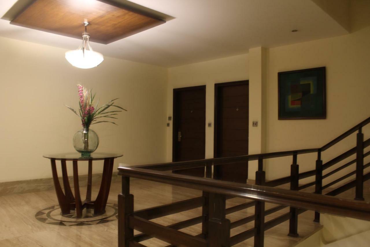 รอยัล เรสซิเดนซ์ สวีท Hotel คูร์เคาน์ ภายนอก รูปภาพ