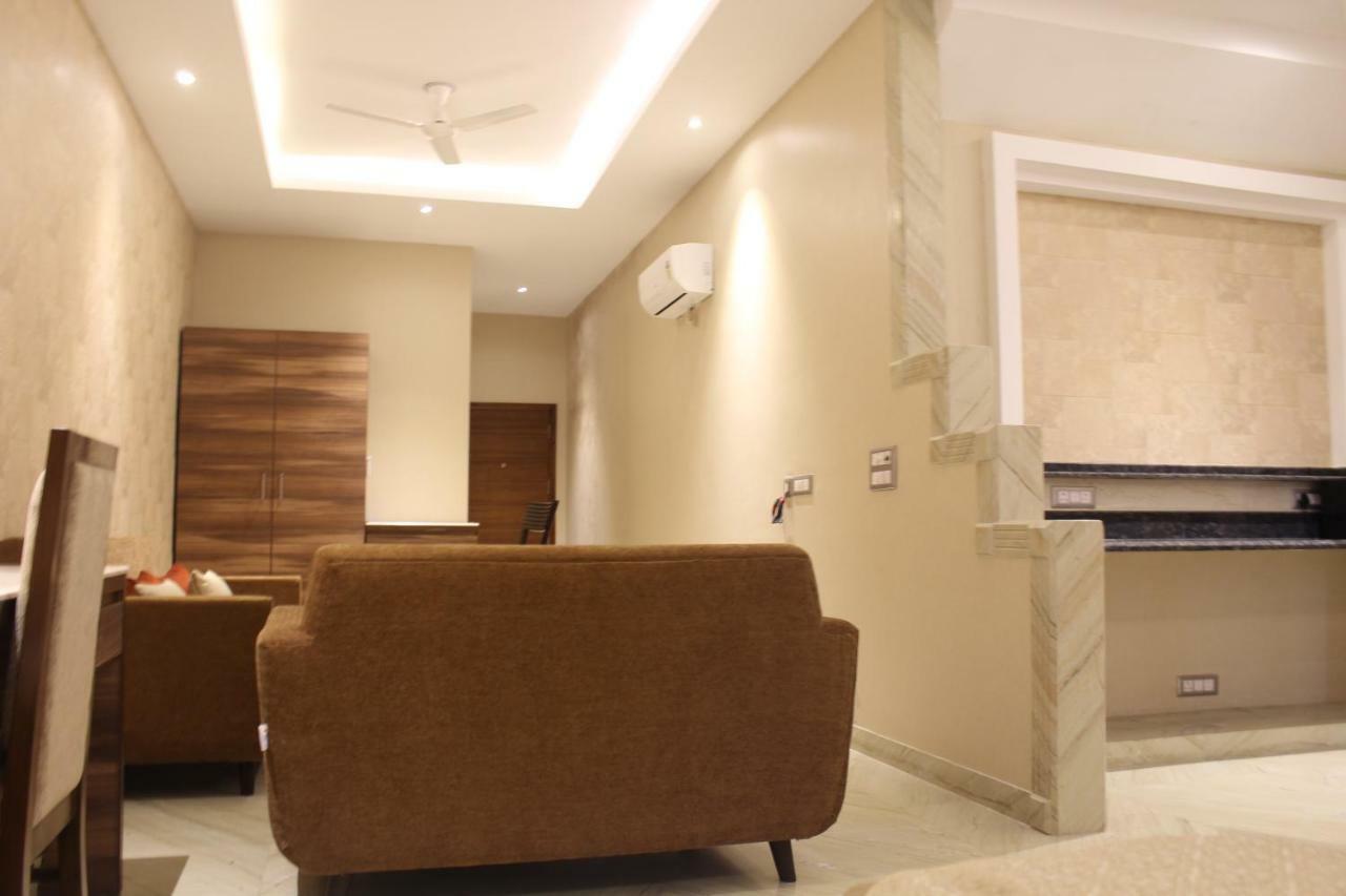 รอยัล เรสซิเดนซ์ สวีท Hotel คูร์เคาน์ ภายนอก รูปภาพ