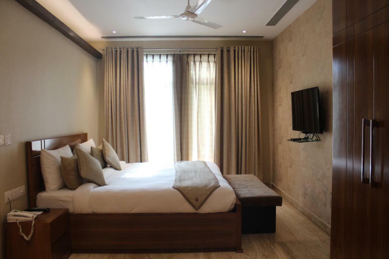 รอยัล เรสซิเดนซ์ สวีท Hotel คูร์เคาน์ ภายนอก รูปภาพ
